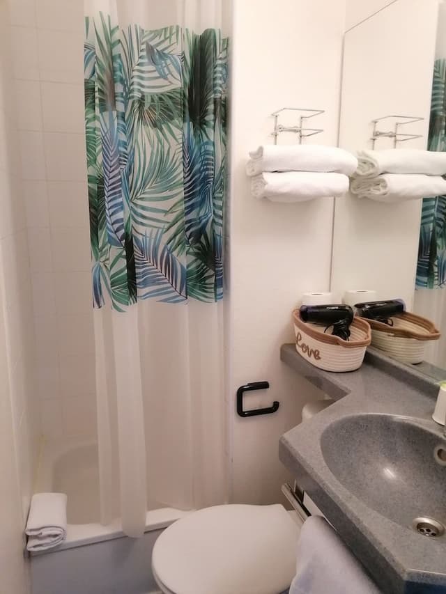 Economy Twin Room