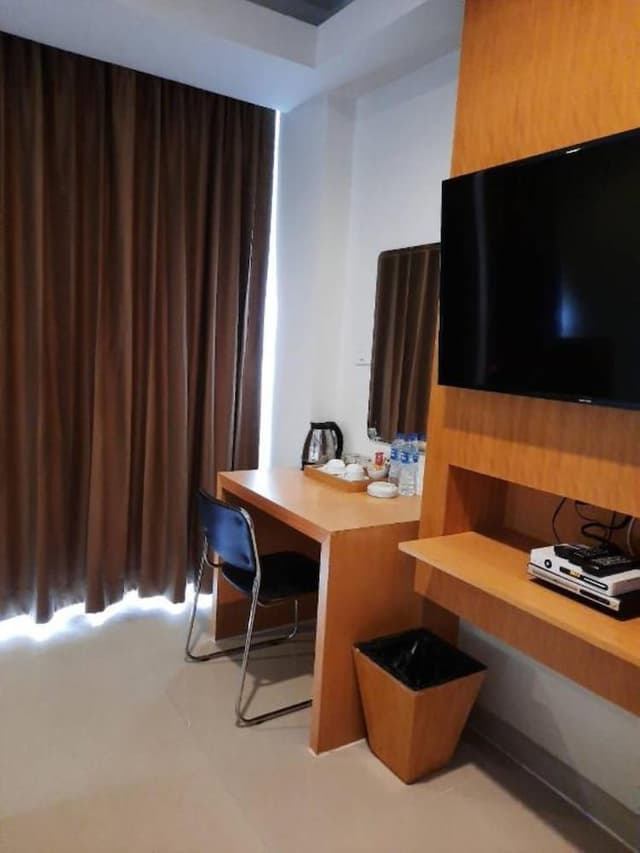 Family Room, 2 Bedrooms