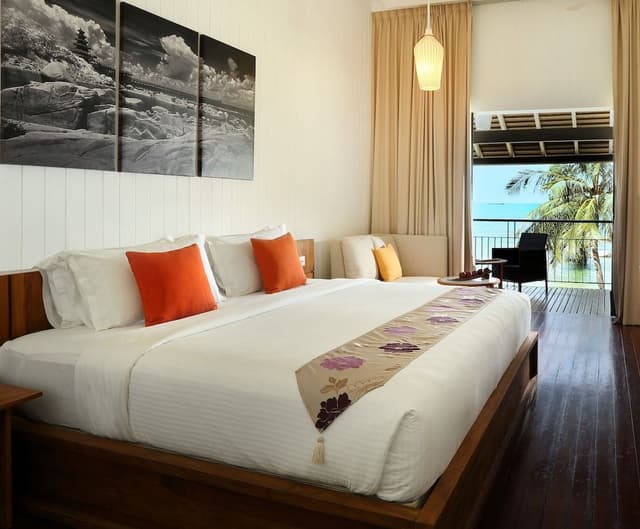 Riani Deluxe Beachfront
