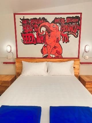 DOUBLE QUEEN SIZE BED