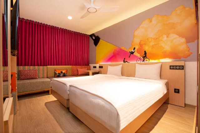 Luxe Queen Room