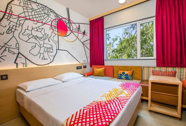 Luxe Queen Room