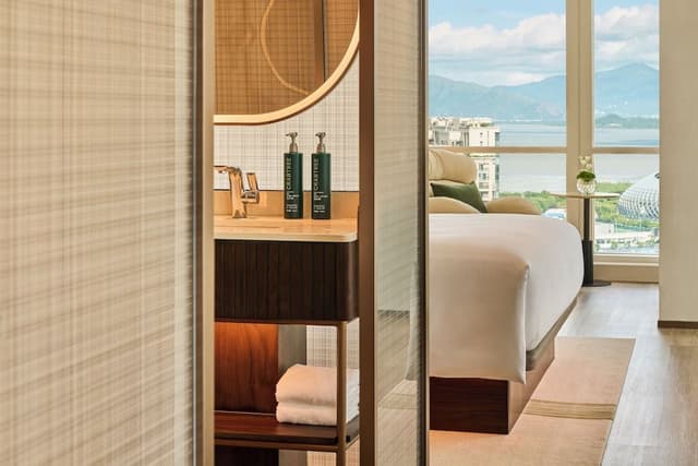 KING PREMIUM ROOM BAY VIEW
