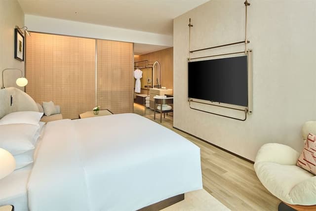 KING DELUXE ROOM