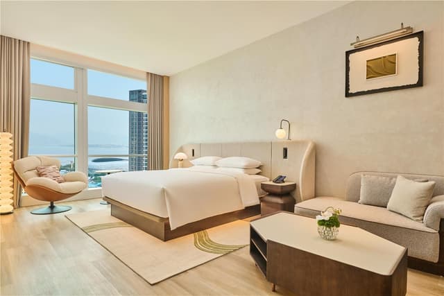 KING DELUXE ROOM