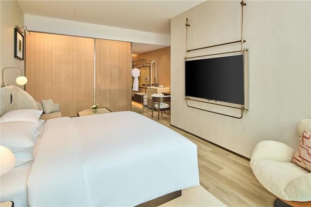 KING DELUXE ROOM