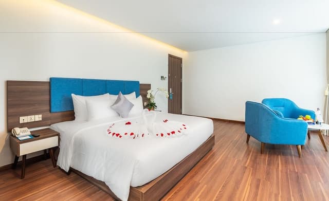Honeymoon Suite, Ocean View