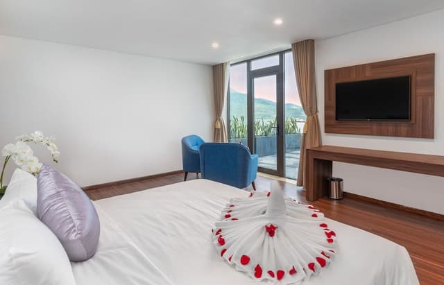 Honeymoon Suite, Ocean View