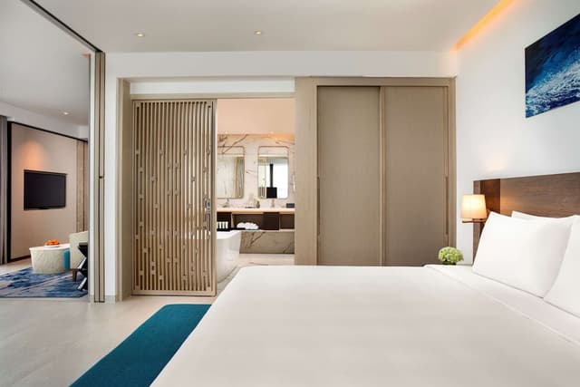 Executive Suite, Ocean View, Corner (Lounge Access)