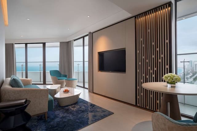 Executive Suite, Ocean View, Corner (Lounge Access)