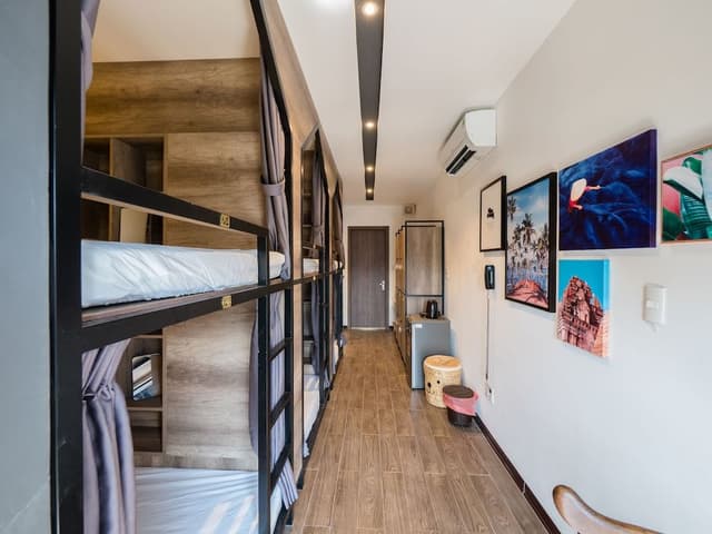 Shared Dormitory, Women only