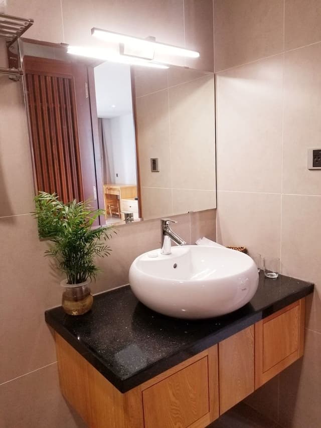 Deluxe Studio, 1 King Bed, Beach View