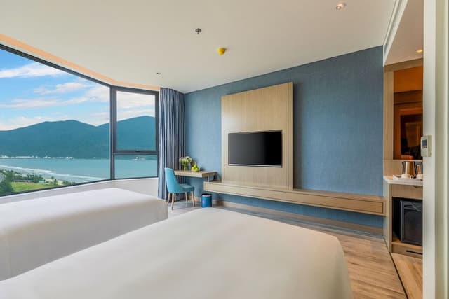 Deluxe Twin Partial Sea View