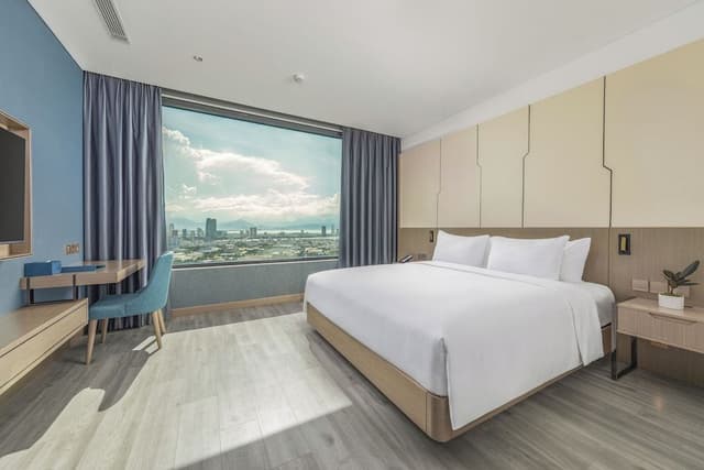 Deluxe Double Room, Partial Ocean View and City View