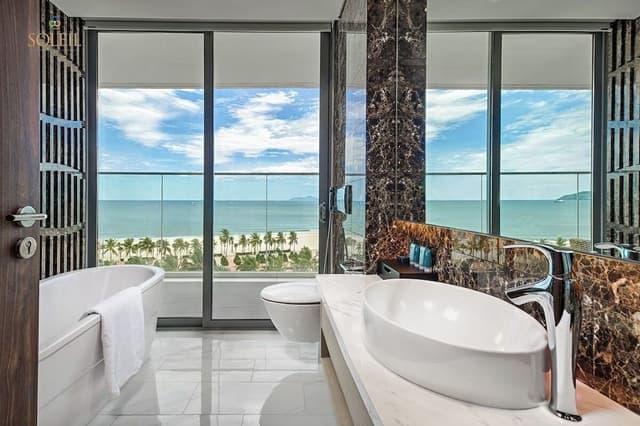 Deluxe Suite, 2 Bedrooms, Balcony, Partial Ocean View (Family)