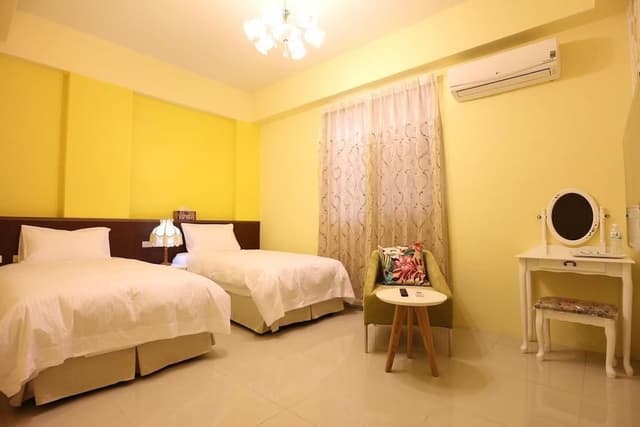 Standard Twin Room