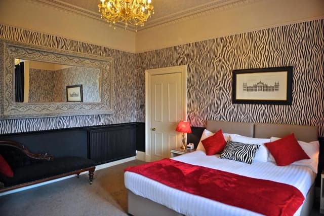 Deluxe King Room - Non-Smoking