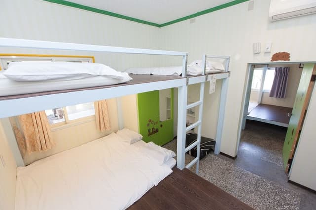 Family Room, Multiple Beds