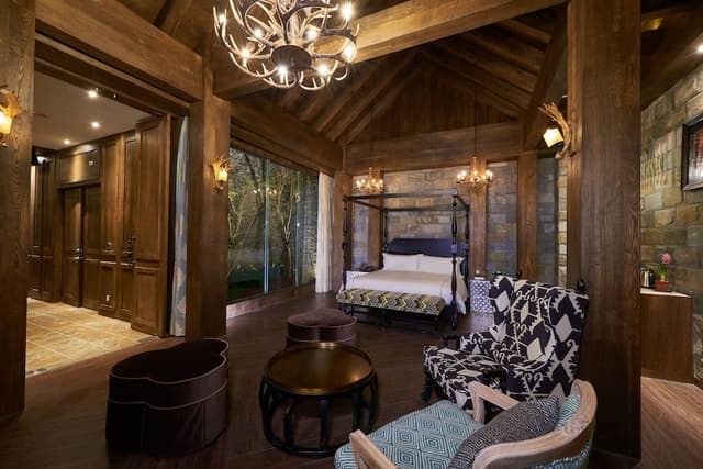 Suite Within Swimming Pool