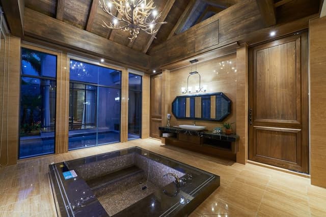 Suite Within Swimming Pool