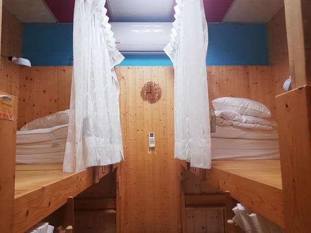 1 Bed in 4-People Dorm (Bunk Beds)