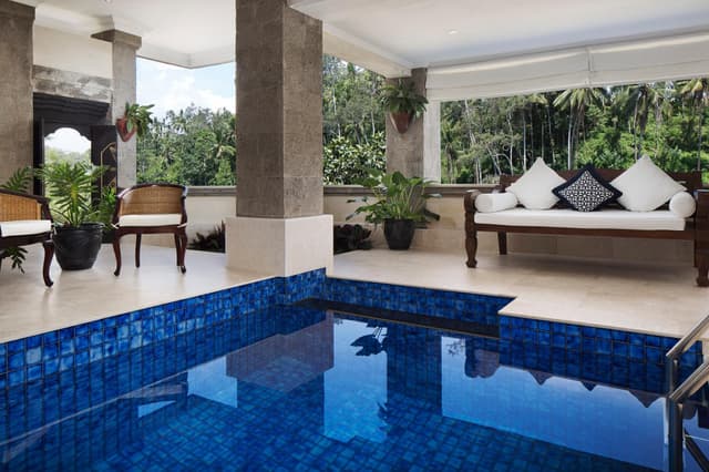 Pool Suite