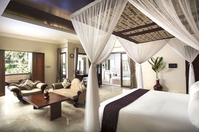 Pool Suite