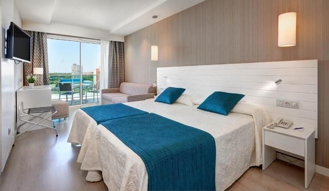 Double Room Pool Side Single Use