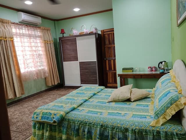 Comfort Room, 1 Queen Bed