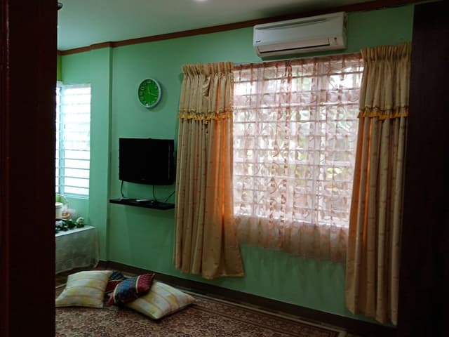 Comfort Room, 1 Queen Bed