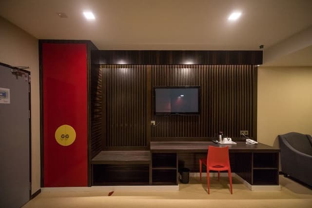 Suite, 1 King Bed, Bathtub