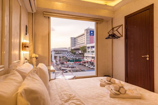 City Double Room (AC 9)