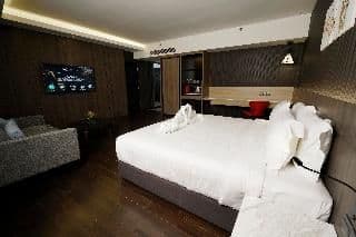 SUITE EXECUTIVE