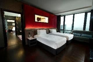 SUITE EXECUTIVE