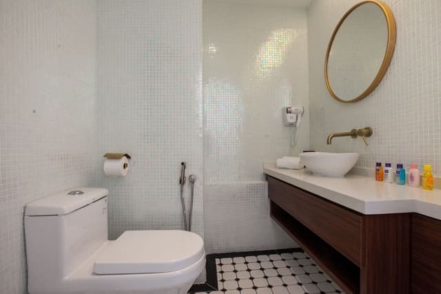 Deluxe Room, 1 Queen Bed, Balcony