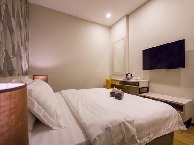 Premium Deluxe Double Room, No Window