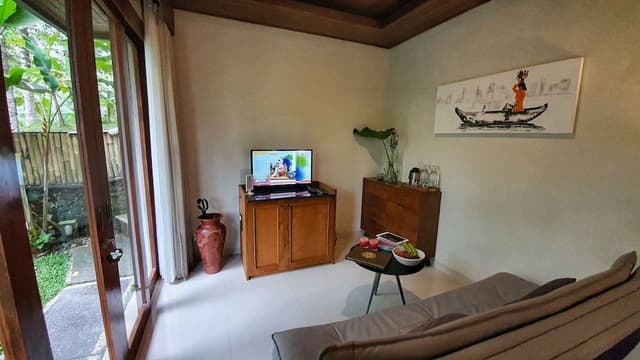 Honeymoon Room