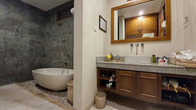 Honeymoon Room