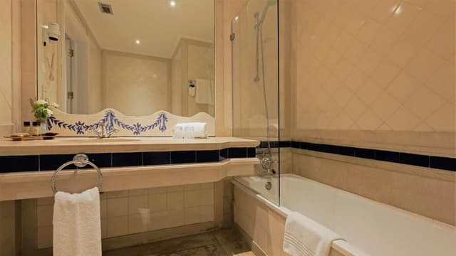 Classic Room with City View