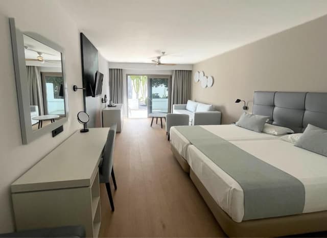 Double or Twin Room (2 Adults + 2 Children)