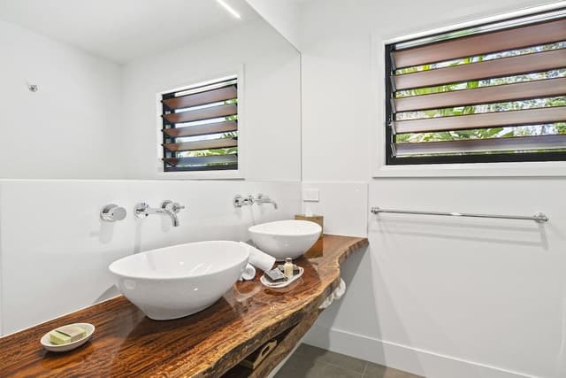 Suite 2 - Fairweather
