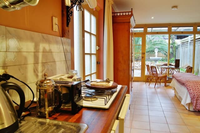 Romantic Spa Suite (Champagne) - 38a Melbourne Street