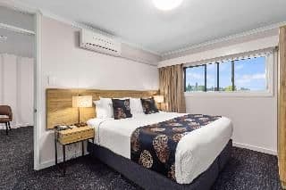 DOUBLE QUEEN SIZE BED
