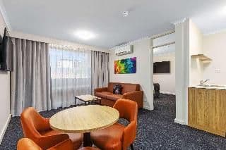 DOUBLE QUEEN SIZE BED
