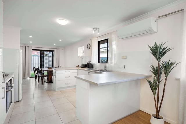 Standard House, Multiple Beds, Kitchen (Pet Friendly)