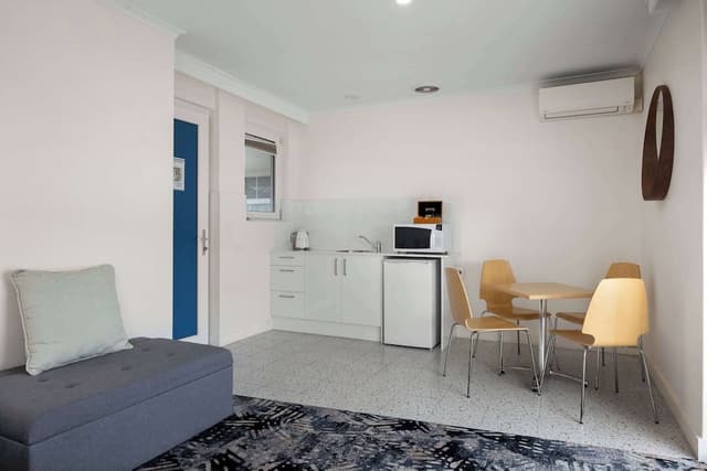 Superior Room, Multiple Beds, Kitchenette, Courtyard Area