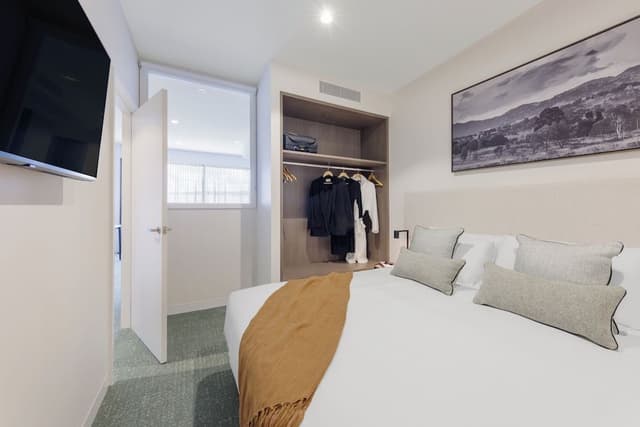 Three Bedroom Apartment - Interconnecting