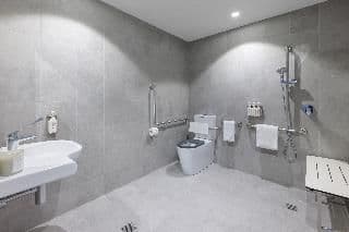 APARTMENT THREE BEDROOMS