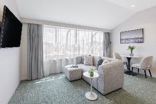 APARTMENT THREE BEDROOMS