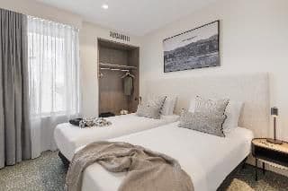 APARTMENT THREE BEDROOMS